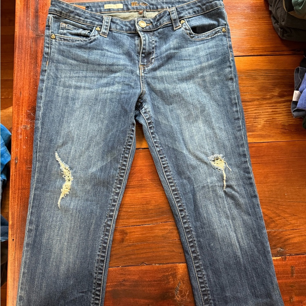 Kut from the Kloth straight leg jeans. Used like new. Only worn a few times.